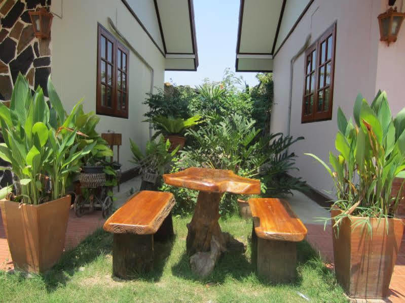 Chuan Chom Resort Sukhothai Bagian luar foto